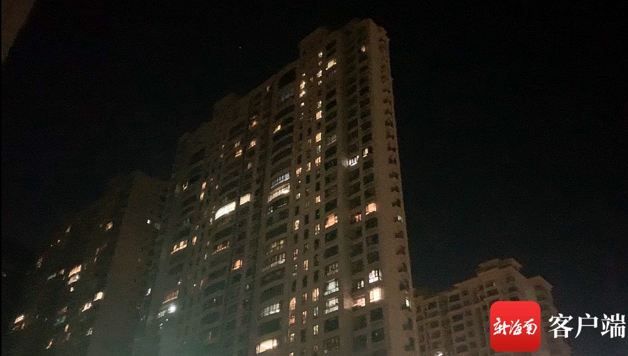 痛心！海口一4岁女童从21楼坠亡 事发时家长均不在家中